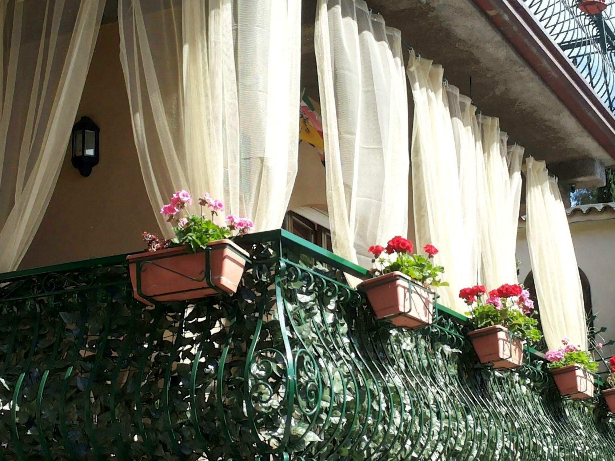Bed And Breakfast Rosangela Таормина Экстерьер фото